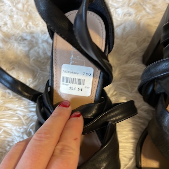 Black strappy heels - Picture 4 of 6